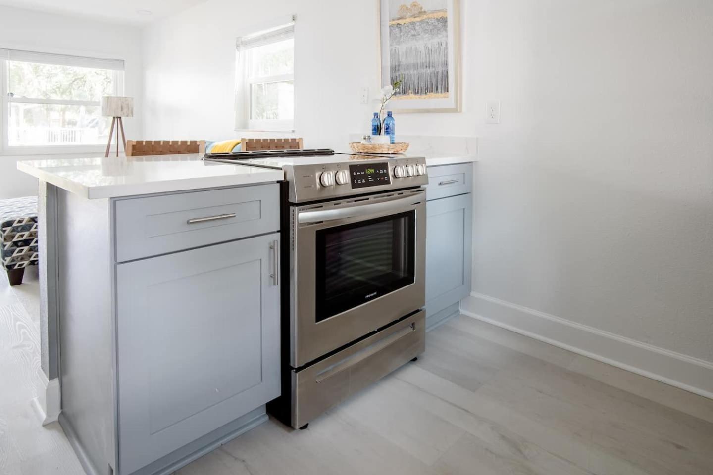 Walk Everywhere! 1-Bedroom Gem In Downtown Hub 新里奇港 外观 照片
