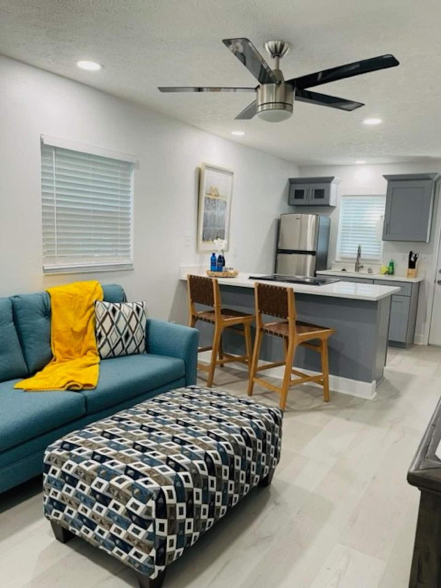 Walk Everywhere! 1-Bedroom Gem In Downtown Hub 新里奇港 外观 照片